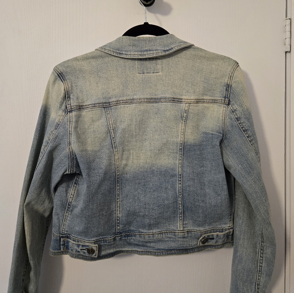 Cropped Denim Jacket - Picture 7 of 9
